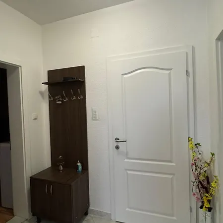 Stan Na Dan Happy Family Bihac アパート *