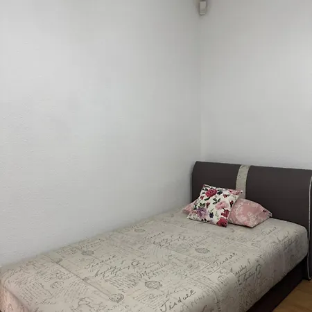 Stan Na Dan Happy Family Bihac شقة