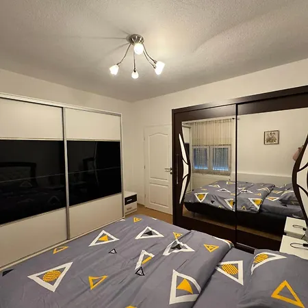 Stan Na Dan Happy Family Bihac アパート *