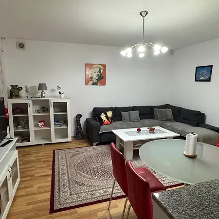 アパート Stan Na Dan Happy Family Bihac